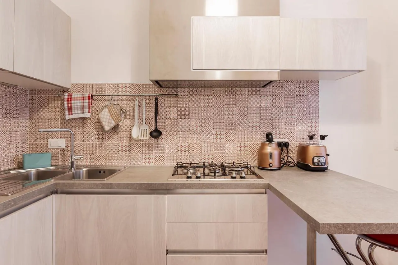 Restayled Chic Apartement- Via Ozieri Milan 0*,
