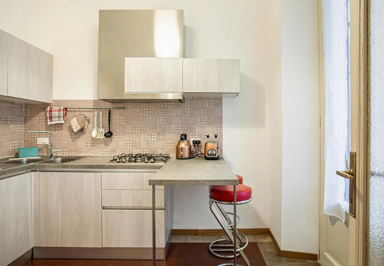 Restayled Chic Apartement- Via Ozieri Milan Apartment